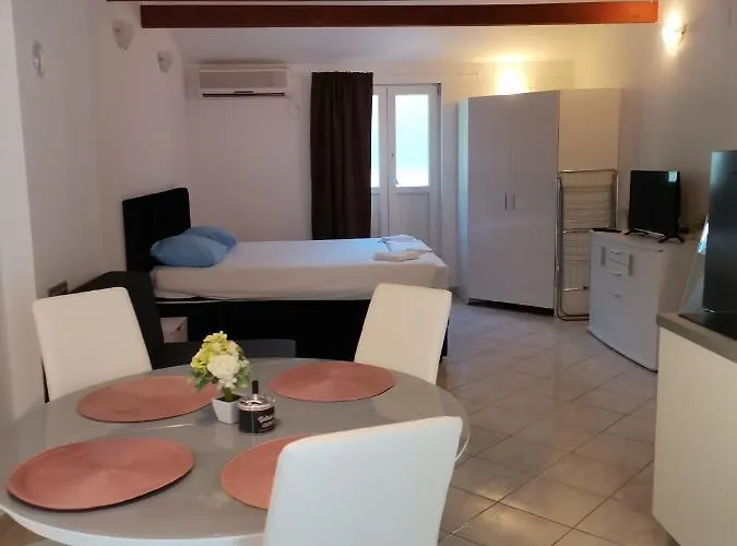Dine Apartment